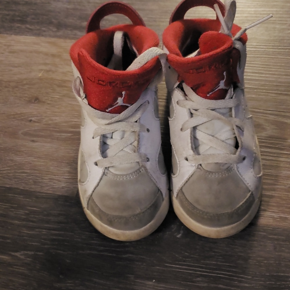 Boys Jordan's size 10c